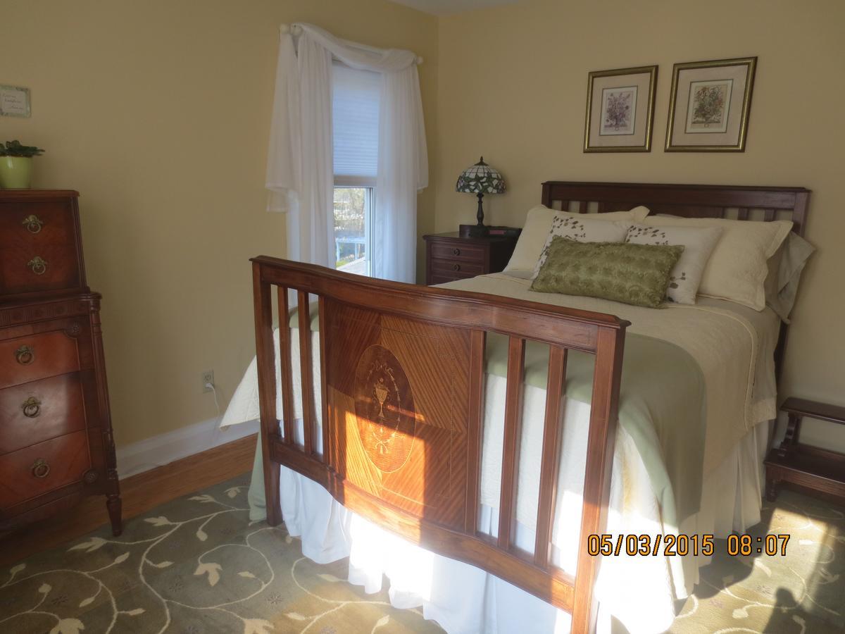 Robinsong Bed & Breakfast Thorold Стая снимка