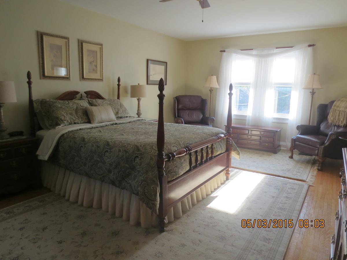 Robinsong Bed & Breakfast Thorold Стая снимка