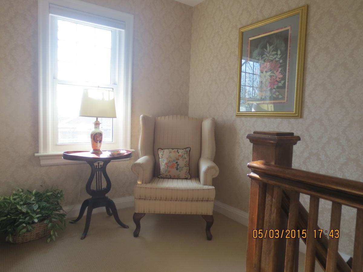 Robinsong Bed & Breakfast Thorold Екстериор снимка
