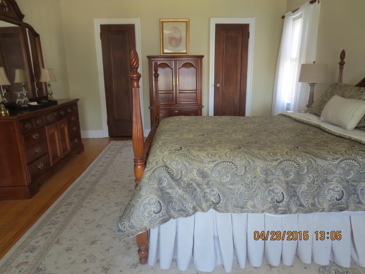 Robinsong Bed & Breakfast Thorold Стая снимка