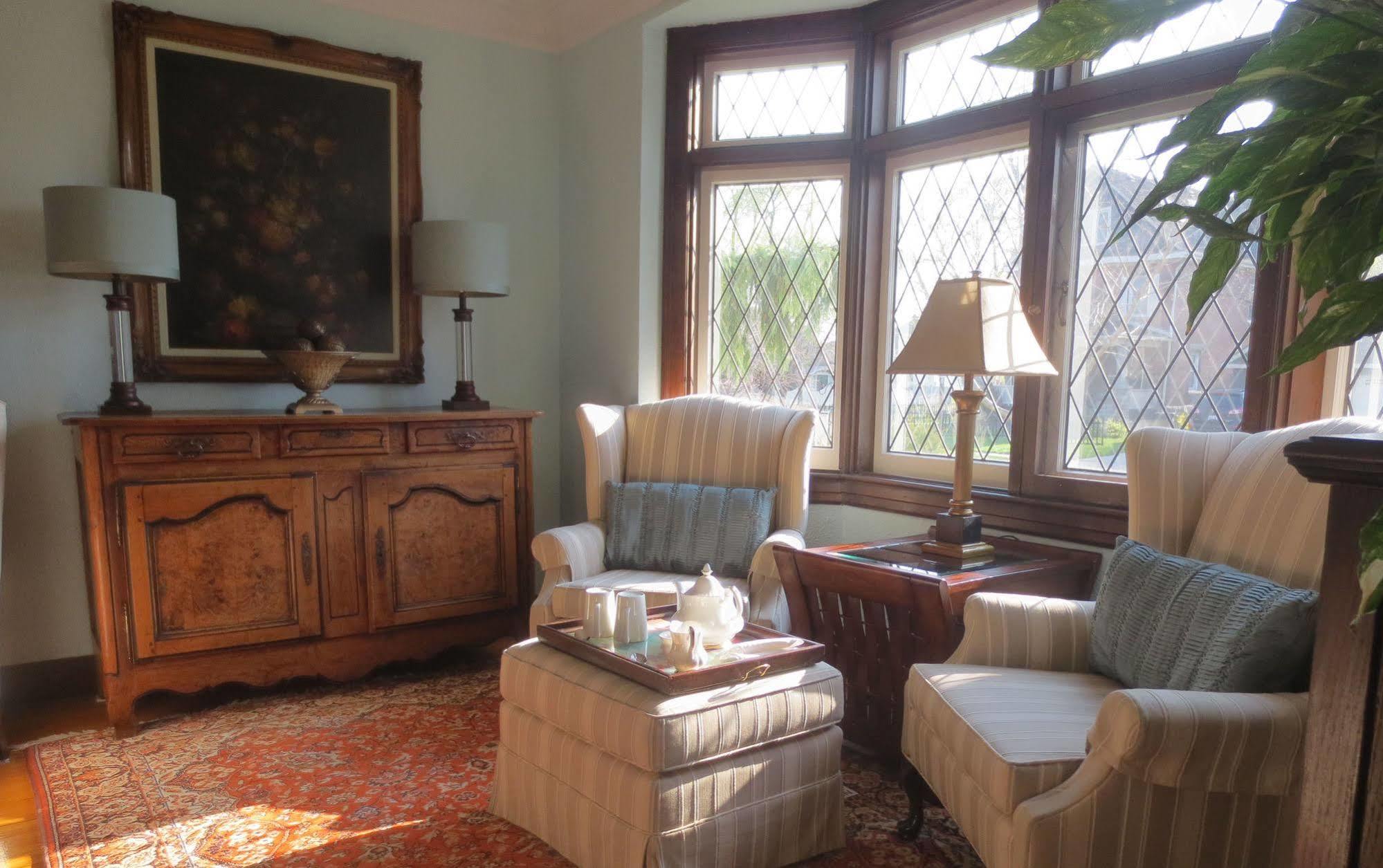 Robinsong Bed & Breakfast Thorold Екстериор снимка
